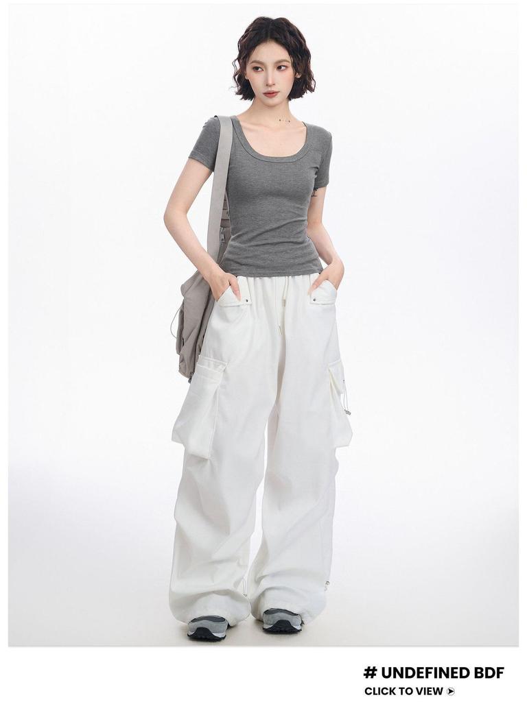 2025 Women's Gray U-Neck Slim Fit T-Shirt: Short-Sleeved, Waist-Cinching, Flattering, with Wide Neckline for Summer.