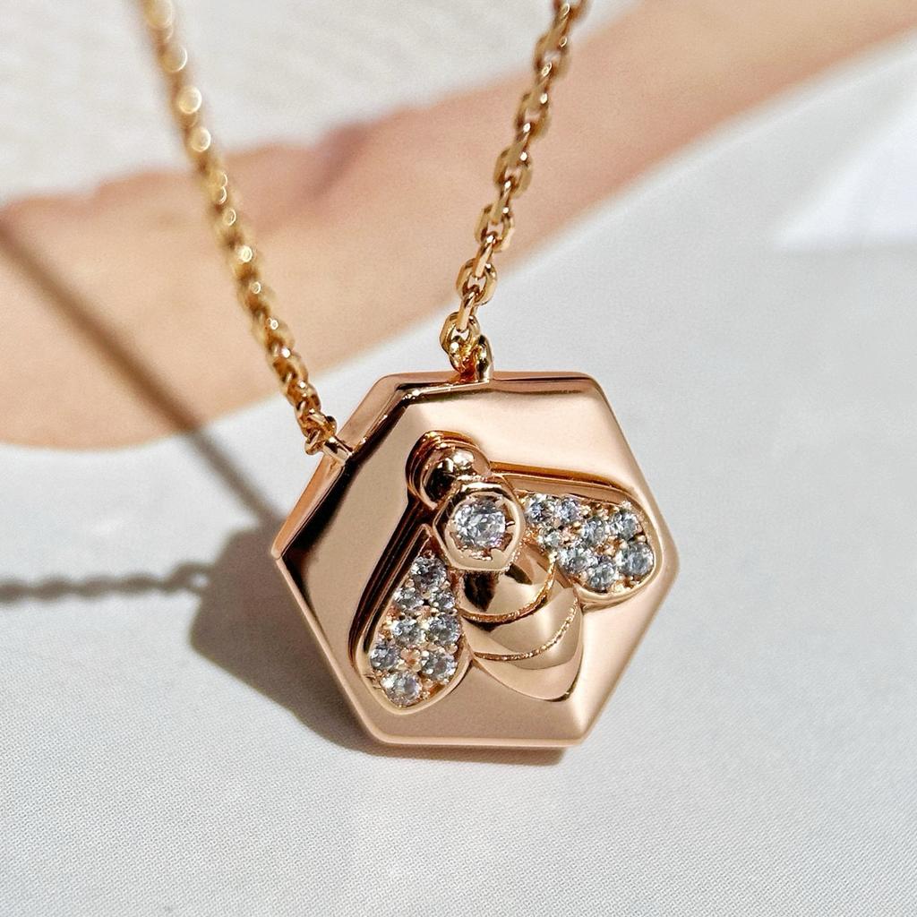 Latest Hot Brand Classic Women's Necklace Luxury Jewelry For Women Bee Shape Designer Pendant Pure 925 Sliver Chain Necklaces