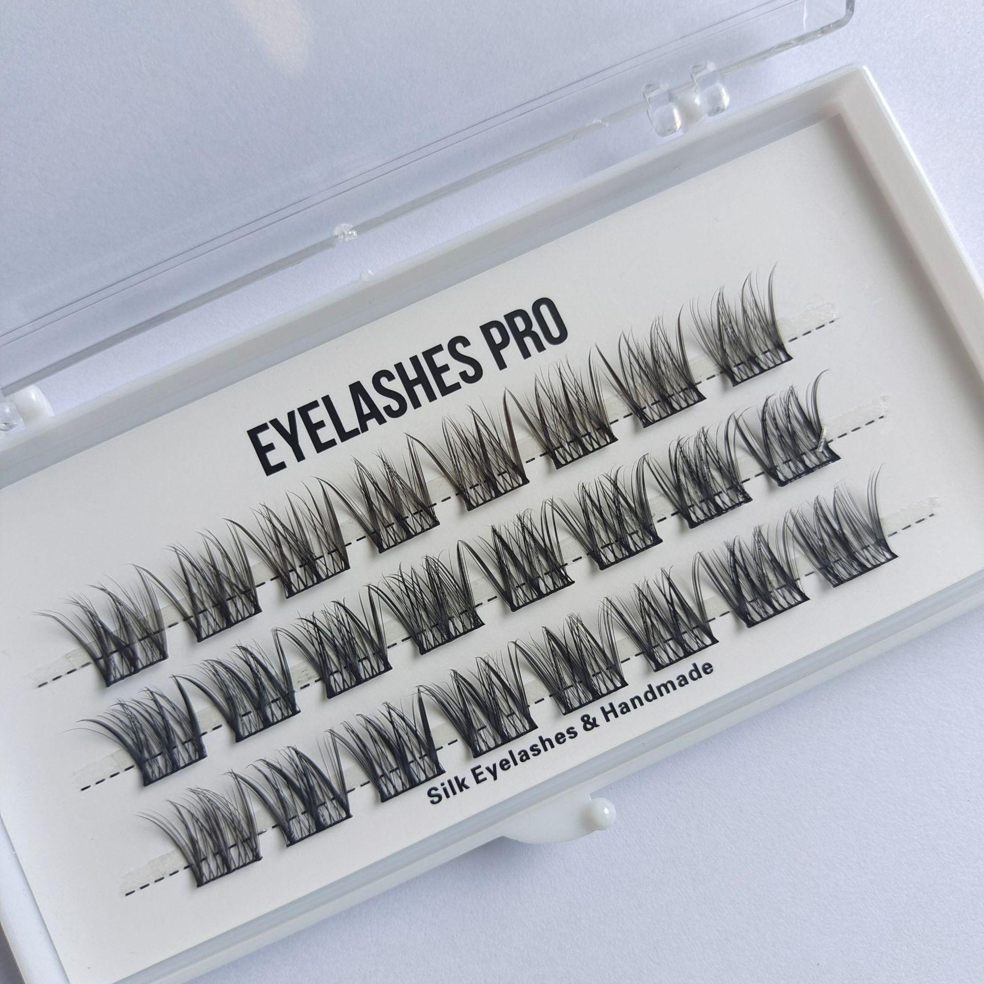 

Segmented Eyelash Clusters M008 D curl
