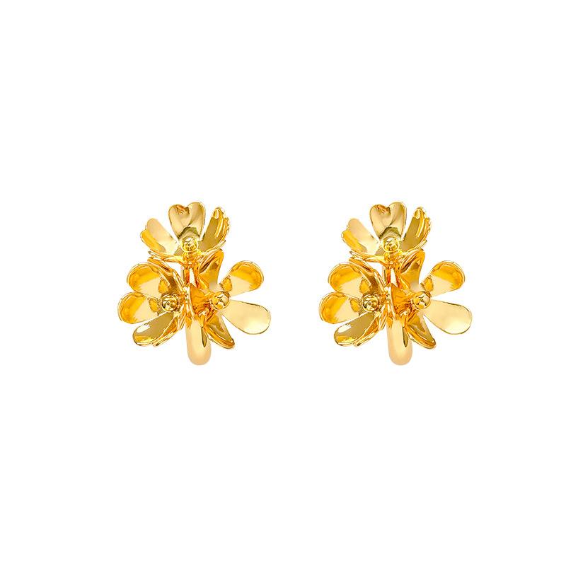 European and American light luxury high-end metal flower earrings, beautiful temperament exaggerated unique design retro high-end stud earrings