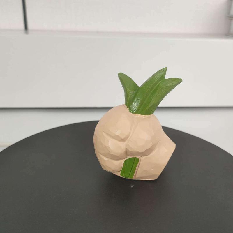 

The Design of The Grass-holding Resin Decorative Item Symbolizes Cute Home Decoration and Room Art Small