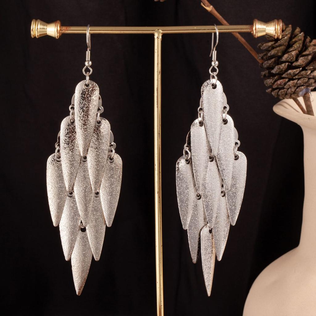 Personalized Indian Baroque Retro Wind Willow Leaf Long Women'S Earrings Hollow Love Multi-Layer Fringed Earrings