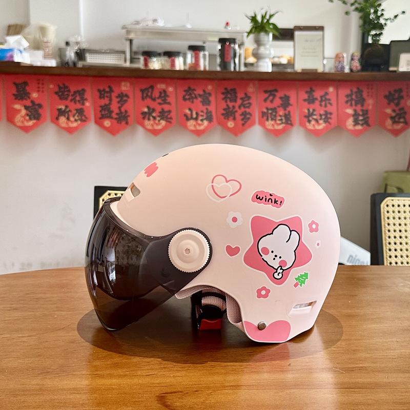 Helmets Women's Summer Electric Motorcycles Men's and Women's Half Helmets Battery Cars Universal In All Seasons