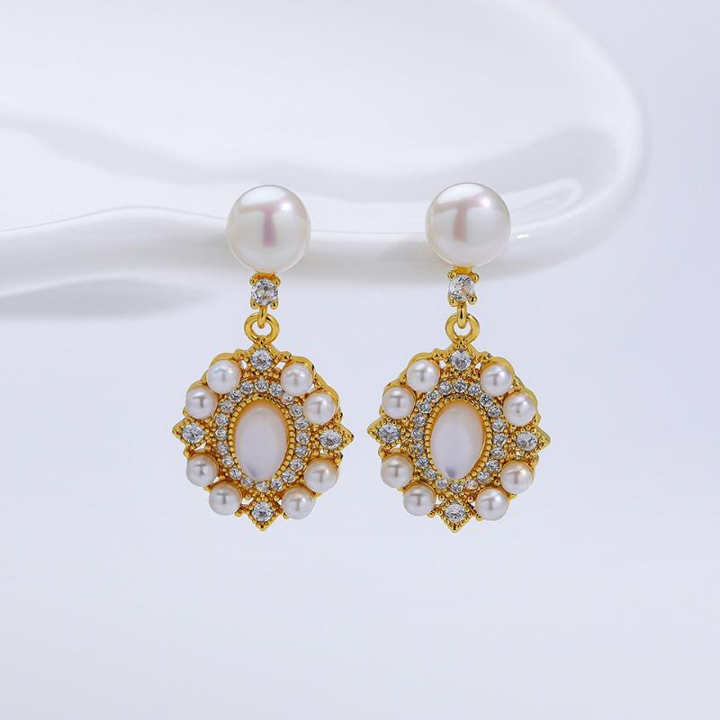 Natural Freshwater Pearl Stud Earrings S925 Sterling Silver Earrings Fritillary Zircon Pearl Earrings Light Luxury High Sense