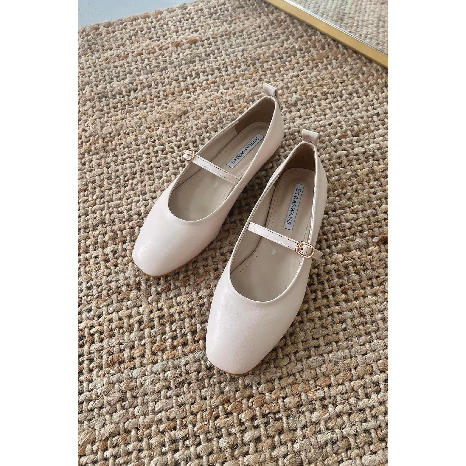 

Smolder Women s Belt Detail Leather Ballerina Beige 37