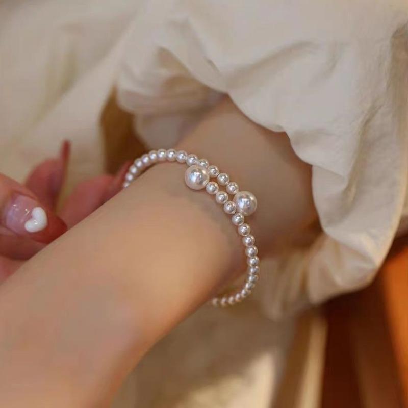 Retro Pearl Bracelet - Elegant and Exclusive Design, Simple Yet Versatile, Fashionable Handpiece