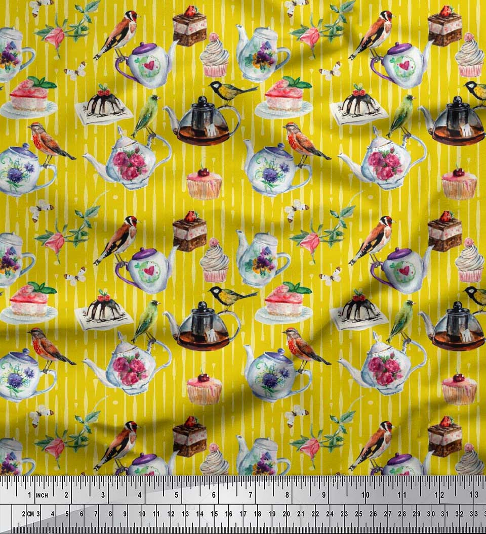 

Тканина Soimoi з японського крепового атласу, принти на тканині з птахами, чайником і кексами, на метр 42 дюйми 42 Inch Wide - Poly Crepe жовтий