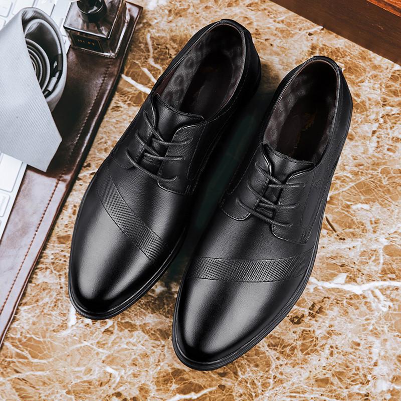 New Trending Brogues Shoes Classic Men Dress Flats Genuine Leather Men Oxfords Shoes Lace Up Formal Wedding Party Shoes Sneakers