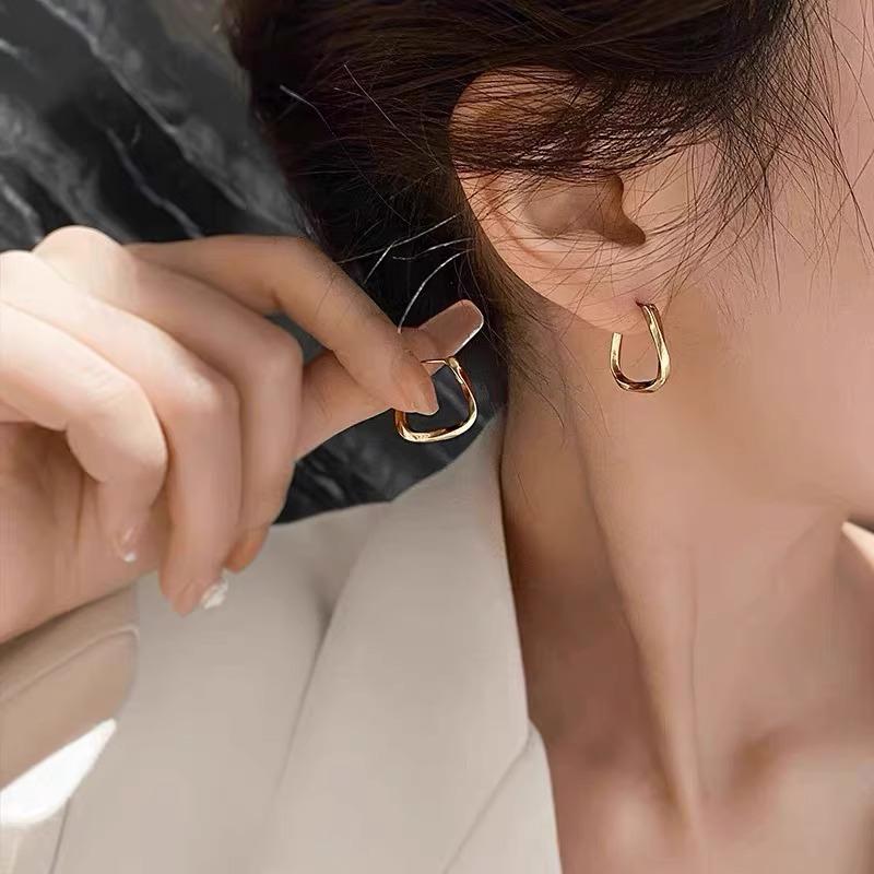 Simple Design Gold Color Geometric Twisted Square Hoop Earrings For Women Creative Young Girls Party Wedding Jewelry