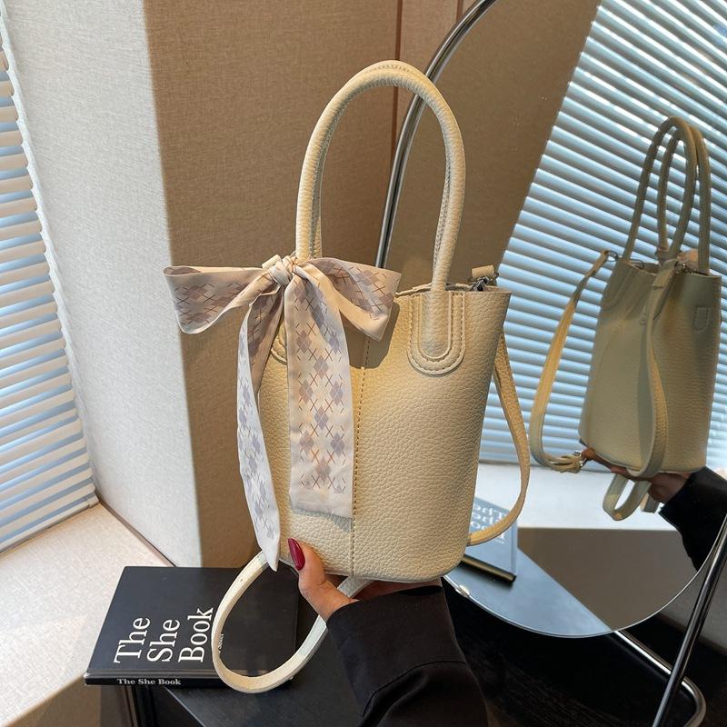 The Popular Small Bag for Women In Summer Are Crossbody Bag and Hand-held Bucket Bag