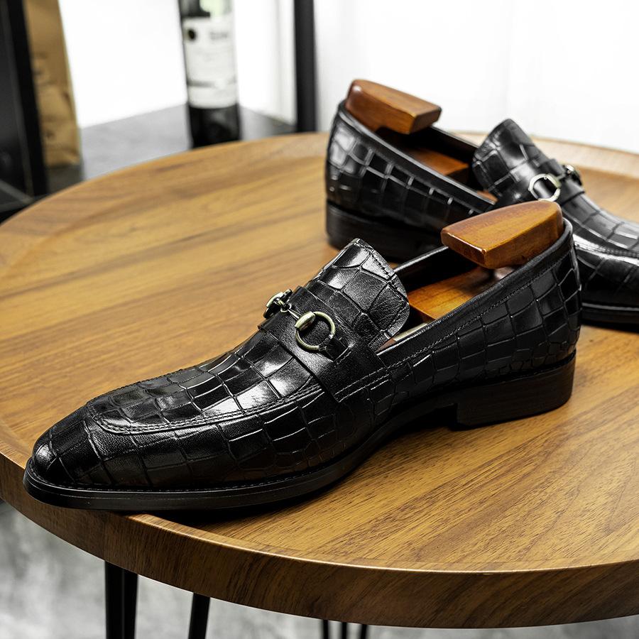 Men's leather shoes new business dress shoes men's pointed men's shoes cowhide horse seat buckle loafer shoes