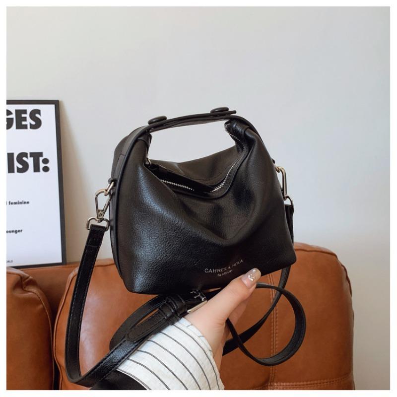 

Premium small bag summer new fashion niche messenger bag portable dumpling bag чорний