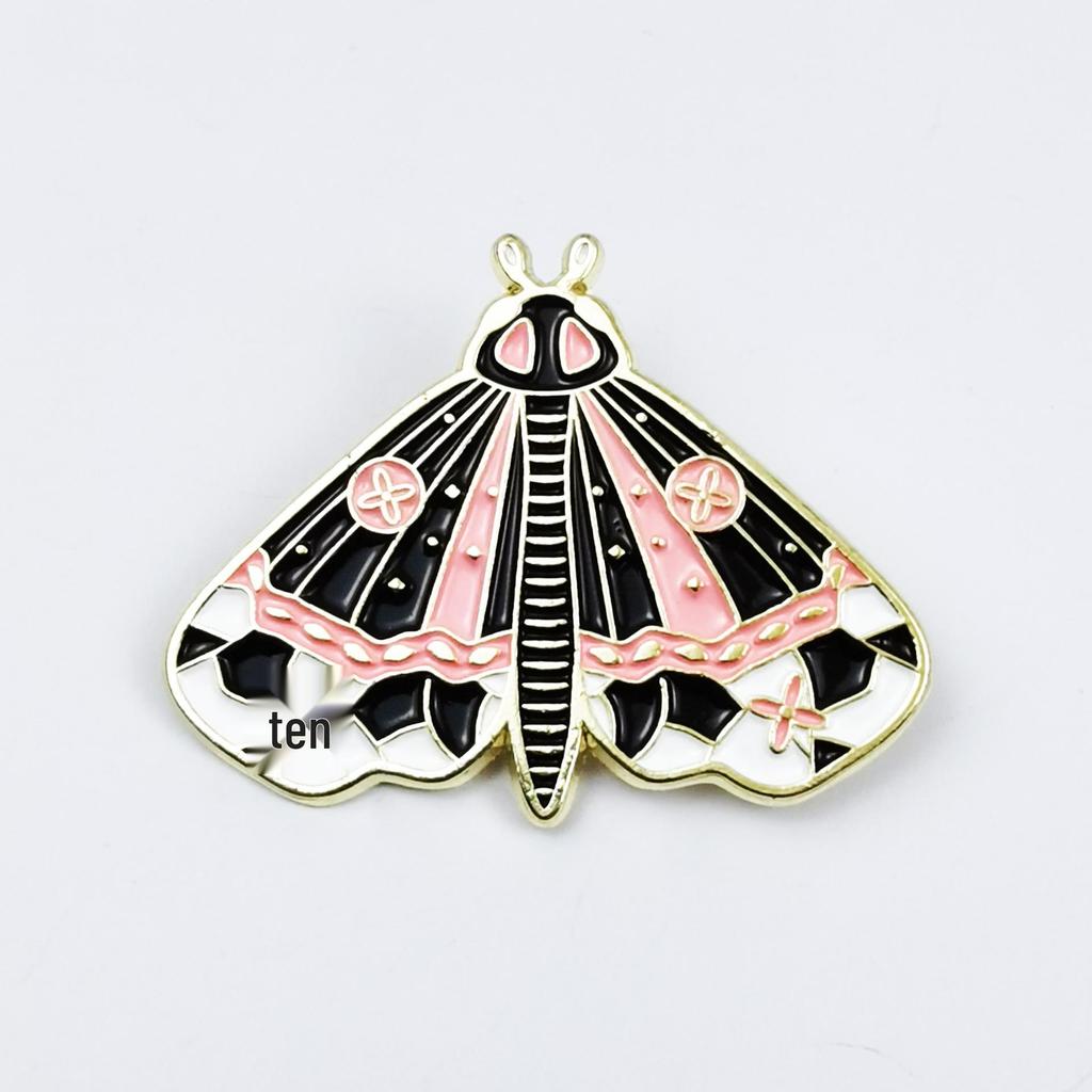 Cartoon Butterfly Brooch for Girls' Backpacks - Cute Floral Pattern Badge In Stock