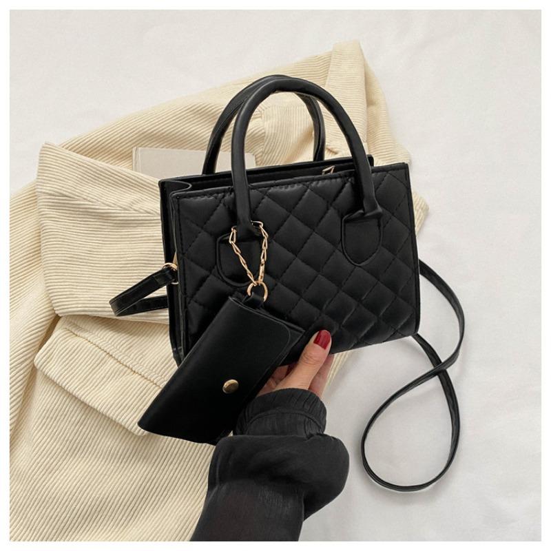 

Rhombus embroidery thread autumn new personalized foreign texture casual pressing line single shoulder portable crossbody small square bag чёрный