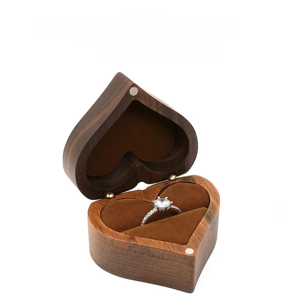 

1PCS Free Engraving Name Love Heart Shaped Walnut Wood Ring Box For Wedding Ceremony Jewelry Box Storage Proposal Wedding Gift Blank