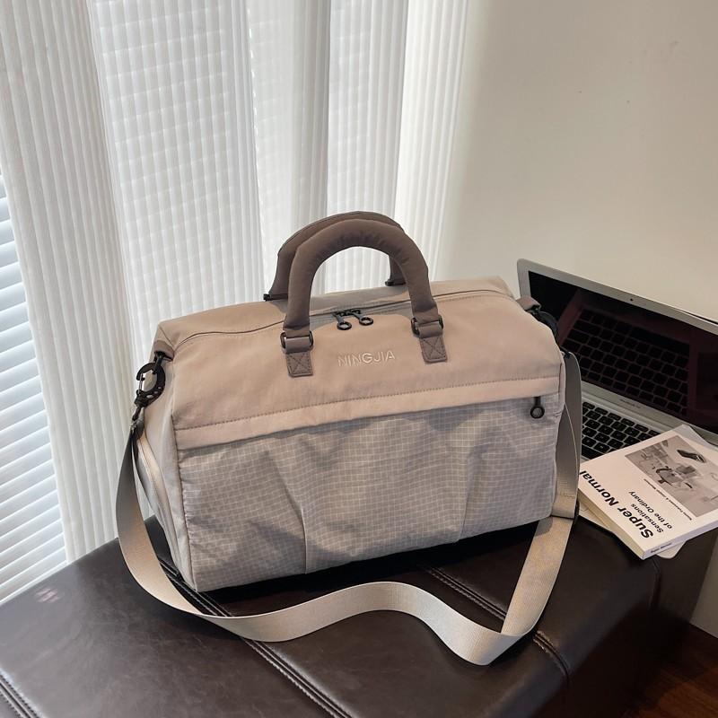 Travel Bag for Women with Lightweight Multi-function Crossbody Sports Gym Bag Hand-provided Large Capacity Storage Duffle Bag