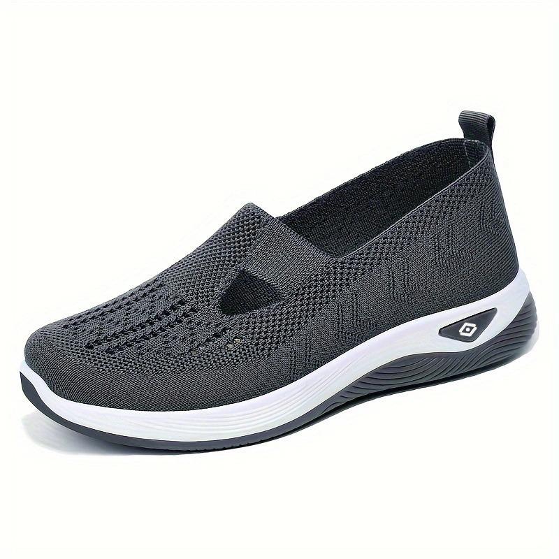 Shoes Women's Large-size Women's Shoes with Soft Soles Are Not Tired, One Foot Pedal Mother Shoes, Mesh Breathable Old Beijing Cloth Shoes