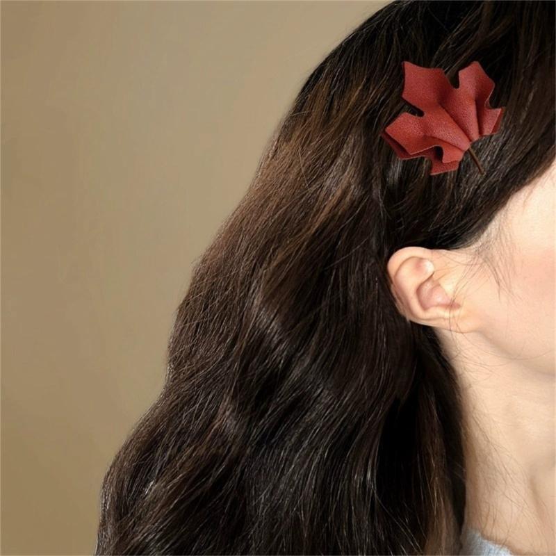 Sophisticated Maple Leaf Hair Clip Luxurious Leather Hairclip Antiskid Hairpin Natural Styles Hair Accessory