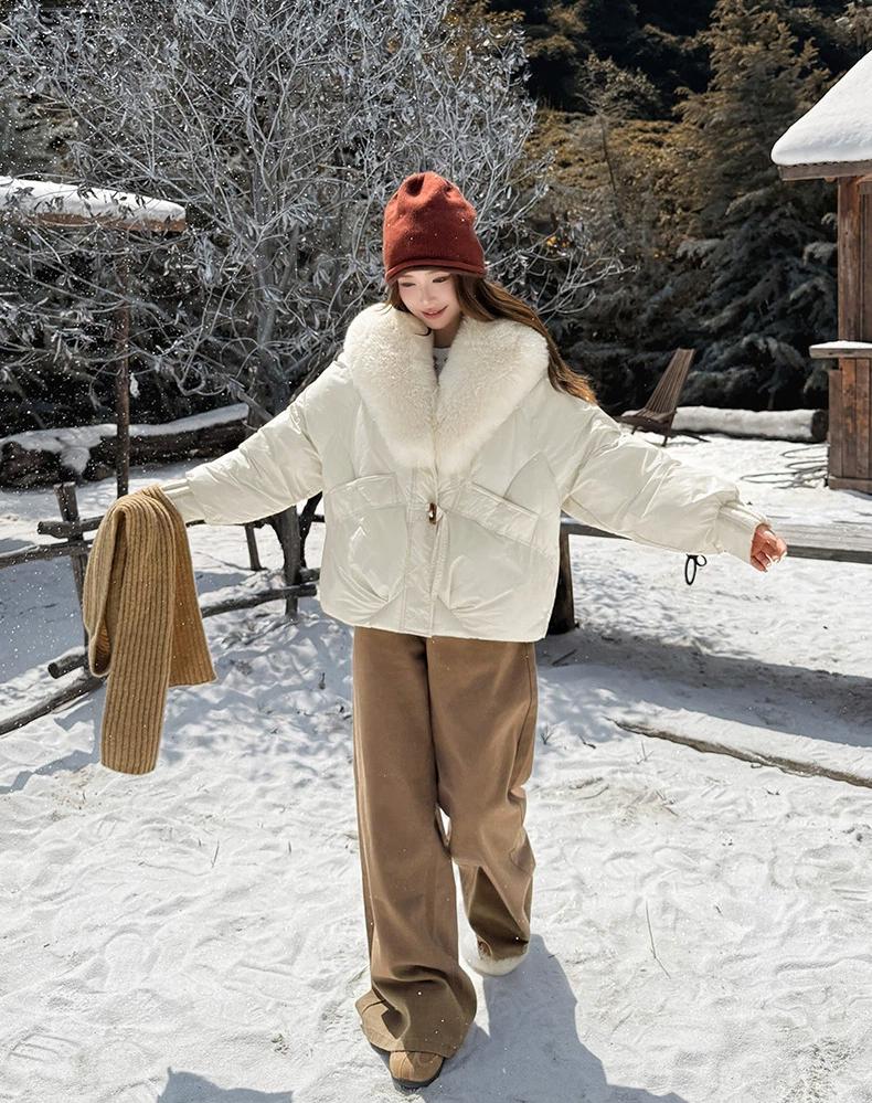 Women’s Short Big Fur Collar Warm Winter Jacket With Raglan Sleeves