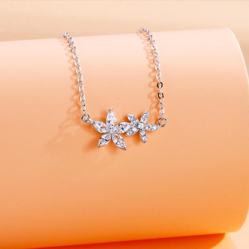 Cherry Blossom Necklace Girls Light Luxury Niche Design Sense Clavicle Chain Ins Korean Version Simple Crystal Women's