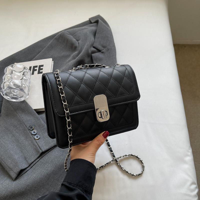 Niche chain bag women's 2025 summer Korean version of beautiful fashion simple small square bag casual foreign style messenger bag women's medium