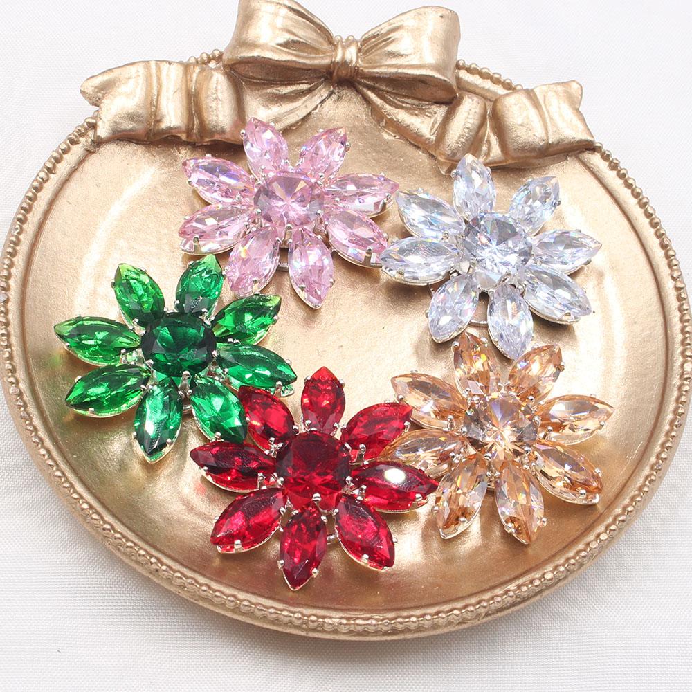 LKERAN 2pcs/30MM Crystal Horse Eye Sunflower Alloy Flower Plate Buckle DIY Clothing Crafts Accessories