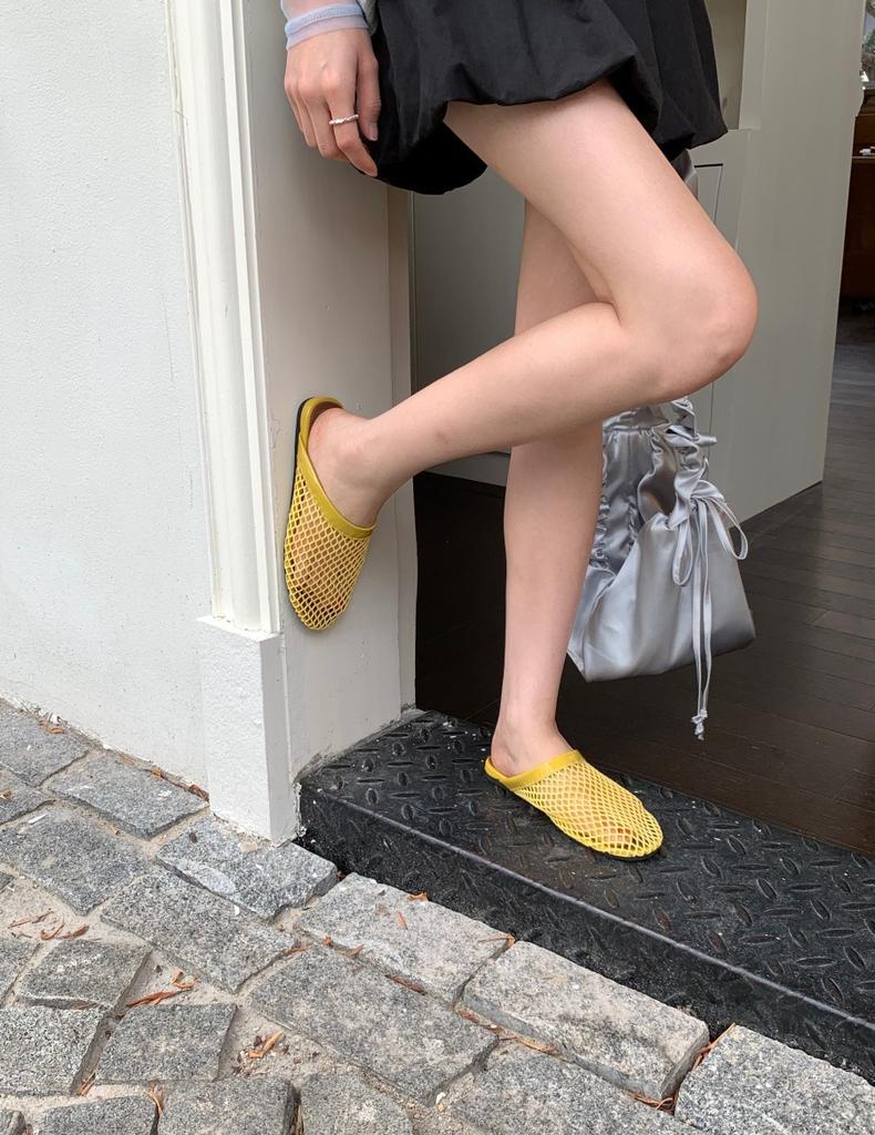 2025 spring and summer new fishing net hollow round head breathable light flat bottom half slippers women's fashion comfortable simple