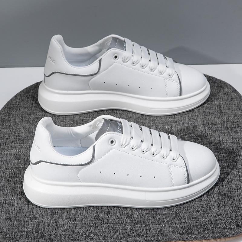 Pantofi albi McQueen pentru femei, primăvară 2025, noi, cu talpă groasă înaltă, explozie versatilă, student, cu talpă moale, ușori, pantofi sport de stradă