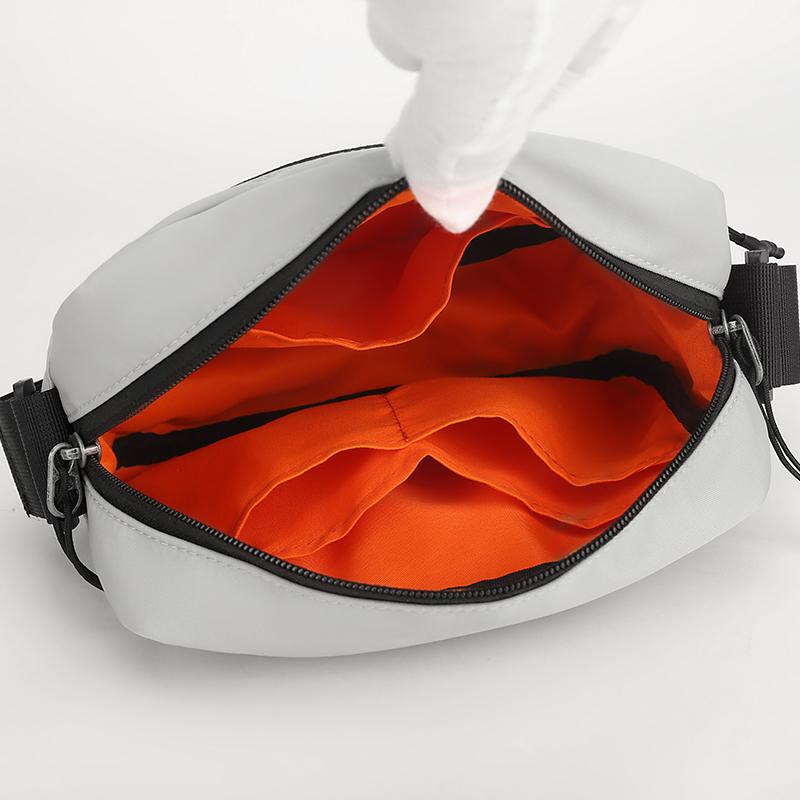 New casual versatile shoulder bag, daily commuting men's small shoulder bag, lightweight and portable crossbody bag