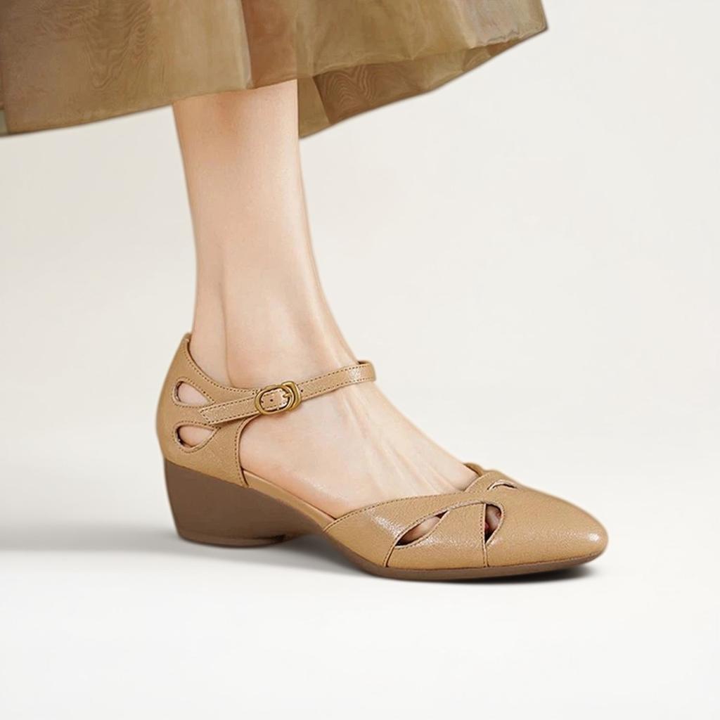 [British Light Luxury] Retro woven hollow Roman women's commuting versatile coarse heel pointed shallow mouth comfortable women's sandals