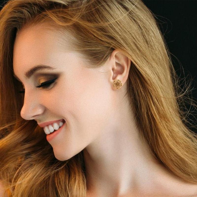 Elegant Retro Metal Flower Studs Earrings Hypoallergenically Alloy Lightweight Comfort Jewelry Accessories Gift