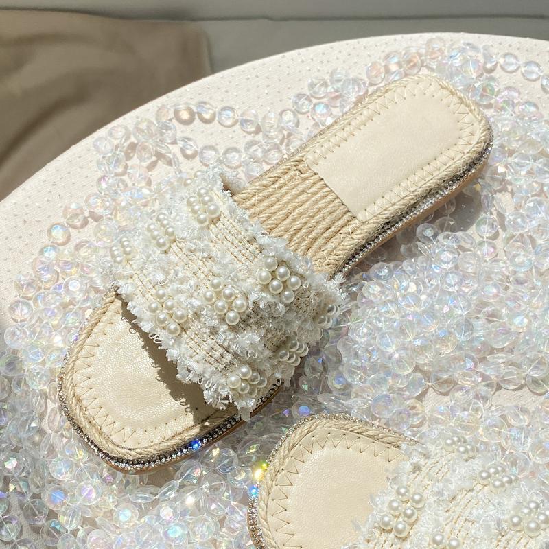 Summer 2025 new cool slippers women's summer wear fashionable flat bottom out one-word drag pearl simple large size shoes