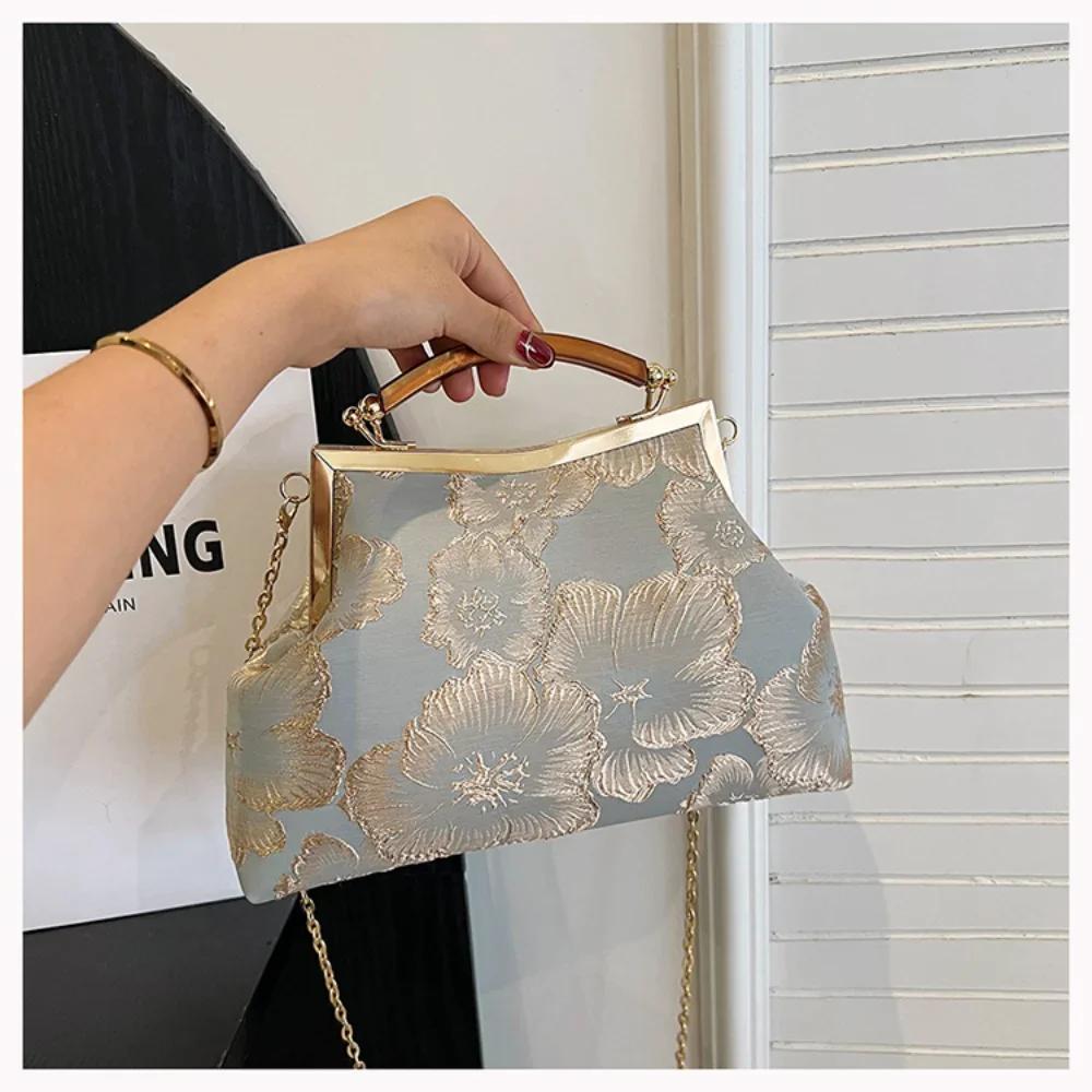 Embroidered Chinese Flower Shoulder Crossbody Bag Vintage Elegant Evening Clutch Bag Phone Bag with Chain Strap and Shield Buckle