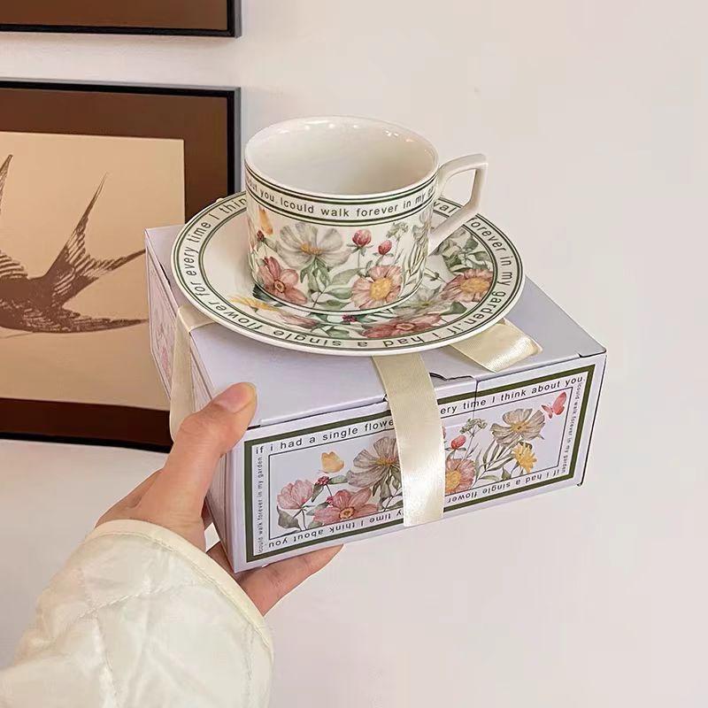 Retro sunflower coffee cup and saucer set, exquisite high-value ceramic cup, afternoon tea snack plate gift box.