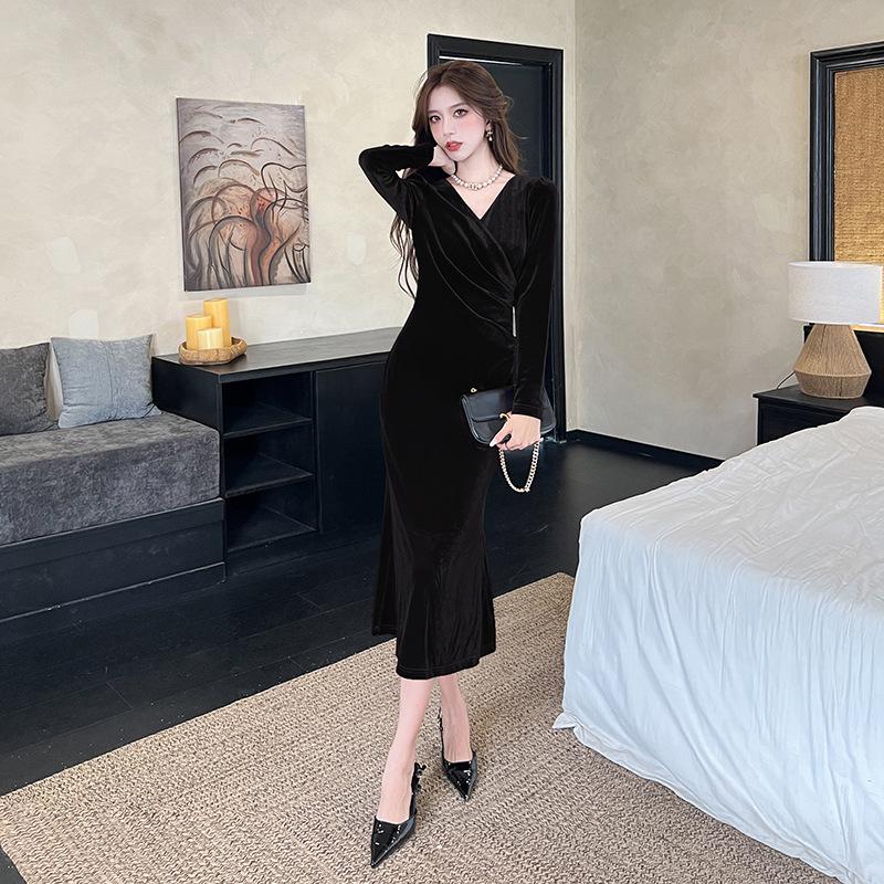 

Elegant Black Velvet V-neck Hepburn Style Mermaid Dress Large чорний