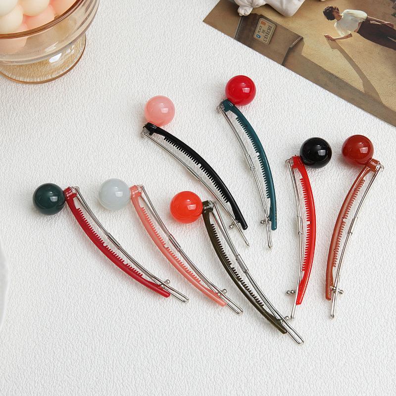2024 Trend: Round Ball Acrylic Lollipop Hair Clip – Simple, Celebrity-Style Accessory