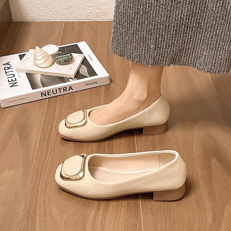 Late Evening Wind Square Head Single Shoes Women's 2025 New Spring and Autumn Models Are Beautiful with Skirts, Low Heels and Soft Soles, and One Ped