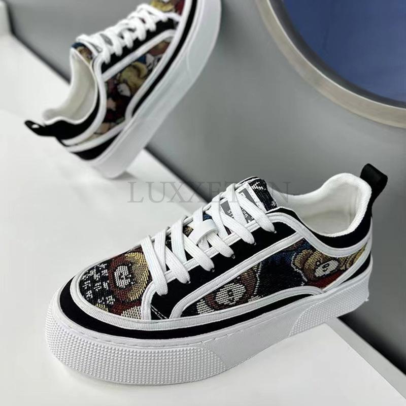 Buty Męskie Nowe Oddychające Drukowane Płócienne Buty Męska Moda Wszechstronne Męskie Sportowe i Codzienne Buty na Deskę