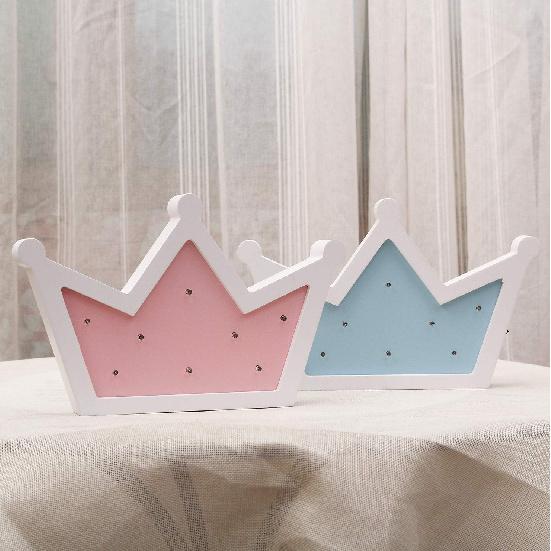 SICHOWEL Queen Princess Kings Shaped Sign-Lighted,Crown Decor for Birthday Wedding Party, Christmas, Kids Room, Living Room Decor (1, Pink) (1)
