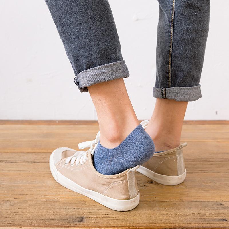 Men's Spring and Summer New Pure Color Cotton Invisible Comfortable Shallow Mouth Silicone Non Slip Socks