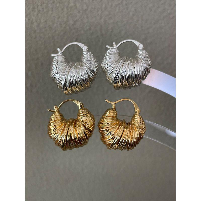 and American Entry Lux Accessible Luxury Heavy Industry Line Winding Ear Clip Earrings Tide Croissant Design Fashion All-Matching Graceful Earrings
