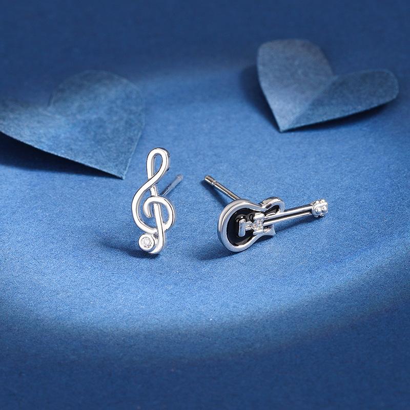 Fashion Cute Fun Jitong 925 Sterling Silver Jewelry Asymmetric Note Diamond Set Personality Versatile Earrings E206