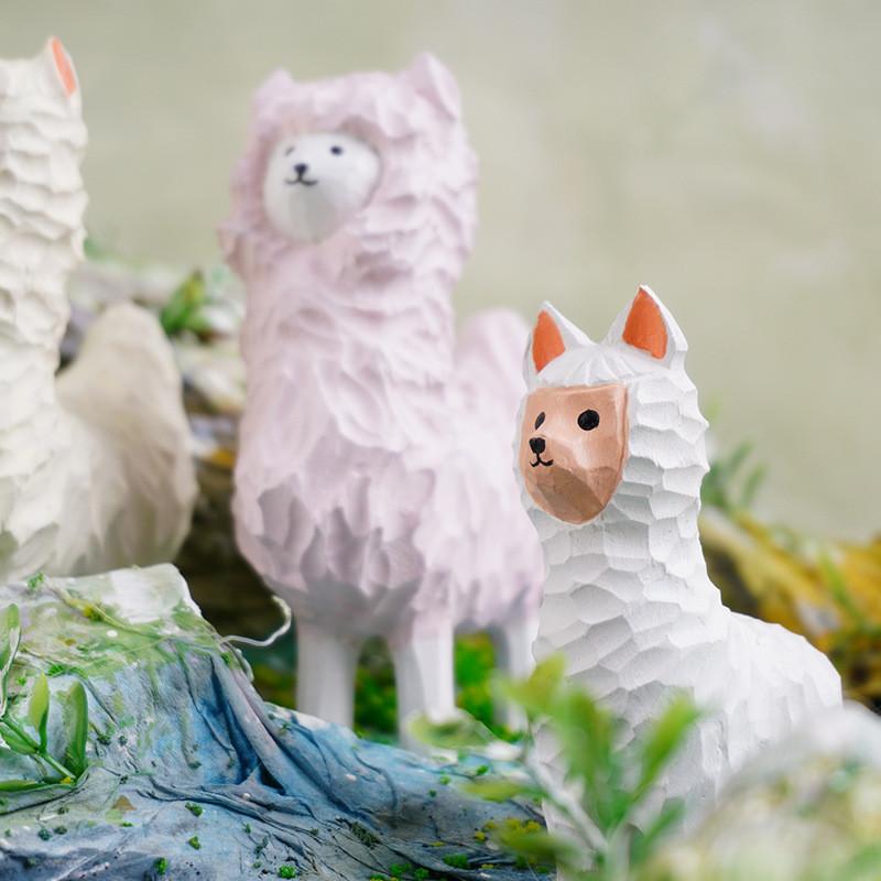 Cute Alpaca Wooden Carving Decor For Home Gift And Birthday Celebration