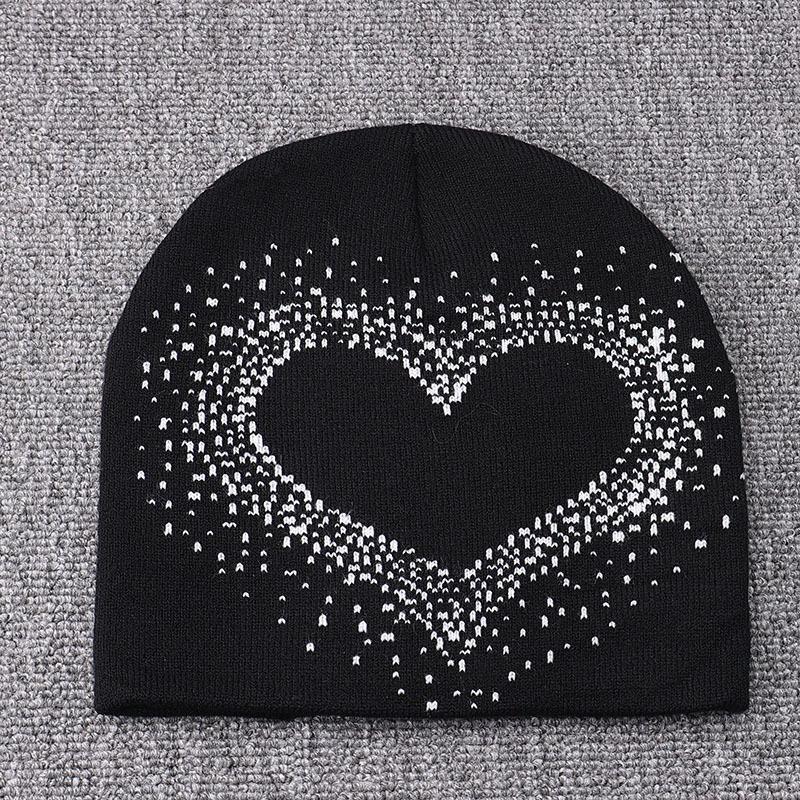 New Autumn/winter Fashionable Knit Hats, Cold-resistant Heart-warming Knit Hats, European and American Pullover Letters Jacquard Beanie