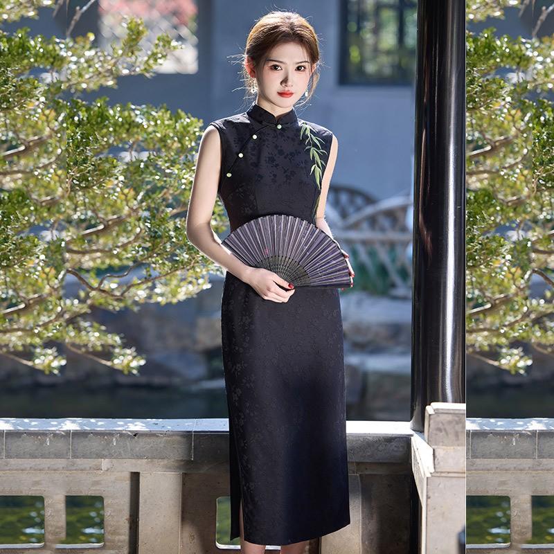 Womens Sleeveless Long Cheongsam Dress With Embroidered Bamboo Leaves Vintage Chinese Style 2025 Small