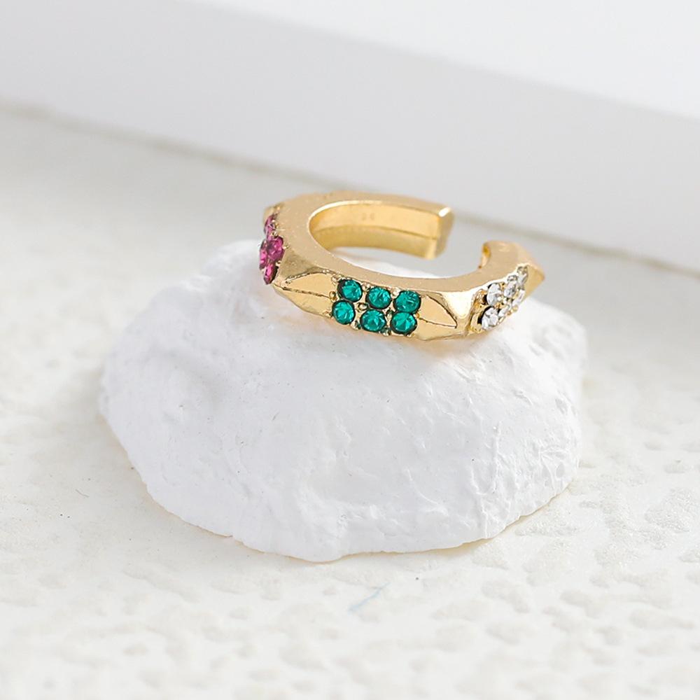 

Ear Stylish Exaggerated Cuff With Geometric Design For Modern Women золотий