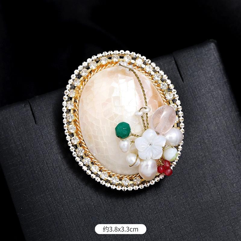 

Изысканная брошь из натурального кристалла и ракушки ручной работы высокого класса, женская, в стиле ретро, с элегантным и универсальным корсажем, легкая роскошная бижутерия