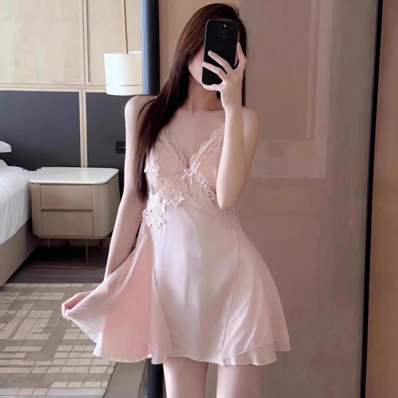 Sexy Damen-Pyjama aus Eisseide für den Sommer mit Brustpolster, schöner Rücken mit Spitze, wasserlösliche Blumen-Träger, Nachthemd, reiner Verlangensstil Loungewear