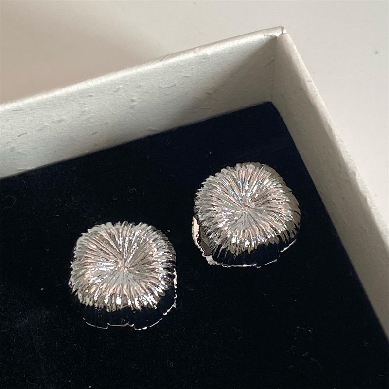 Mini Brushed Fireworks Bloom Ear Cuffs - Autumn & Winter Retro High-End Earrings for Women.