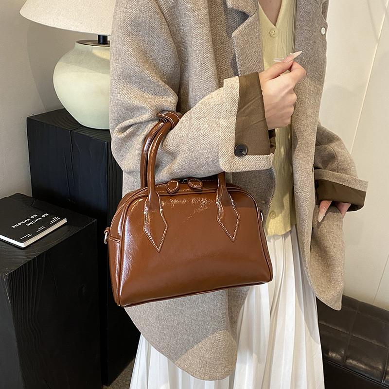 IELGY Handbag Niche Oil Wax Leather Boston Female Bag Fashion Commuter Bag